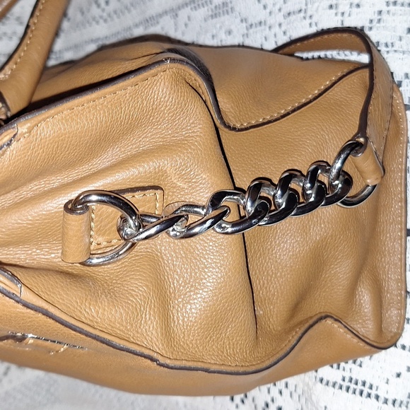 Michael Kors Brown Gold Tote with Luxurious Leather and Structured Design - Picture 7 of 11